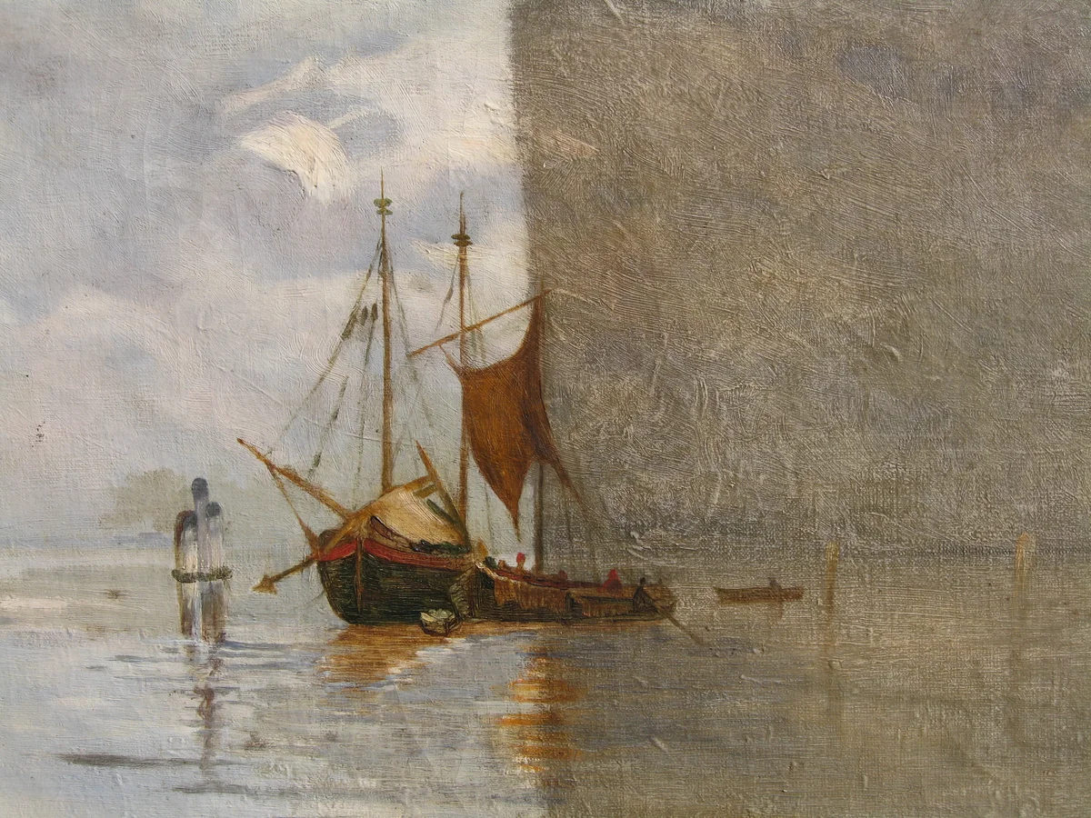 Paysage marin avant restauration, atmosphère très jaunie par le vernis ancien dans une résidence secondaire à Antibes.