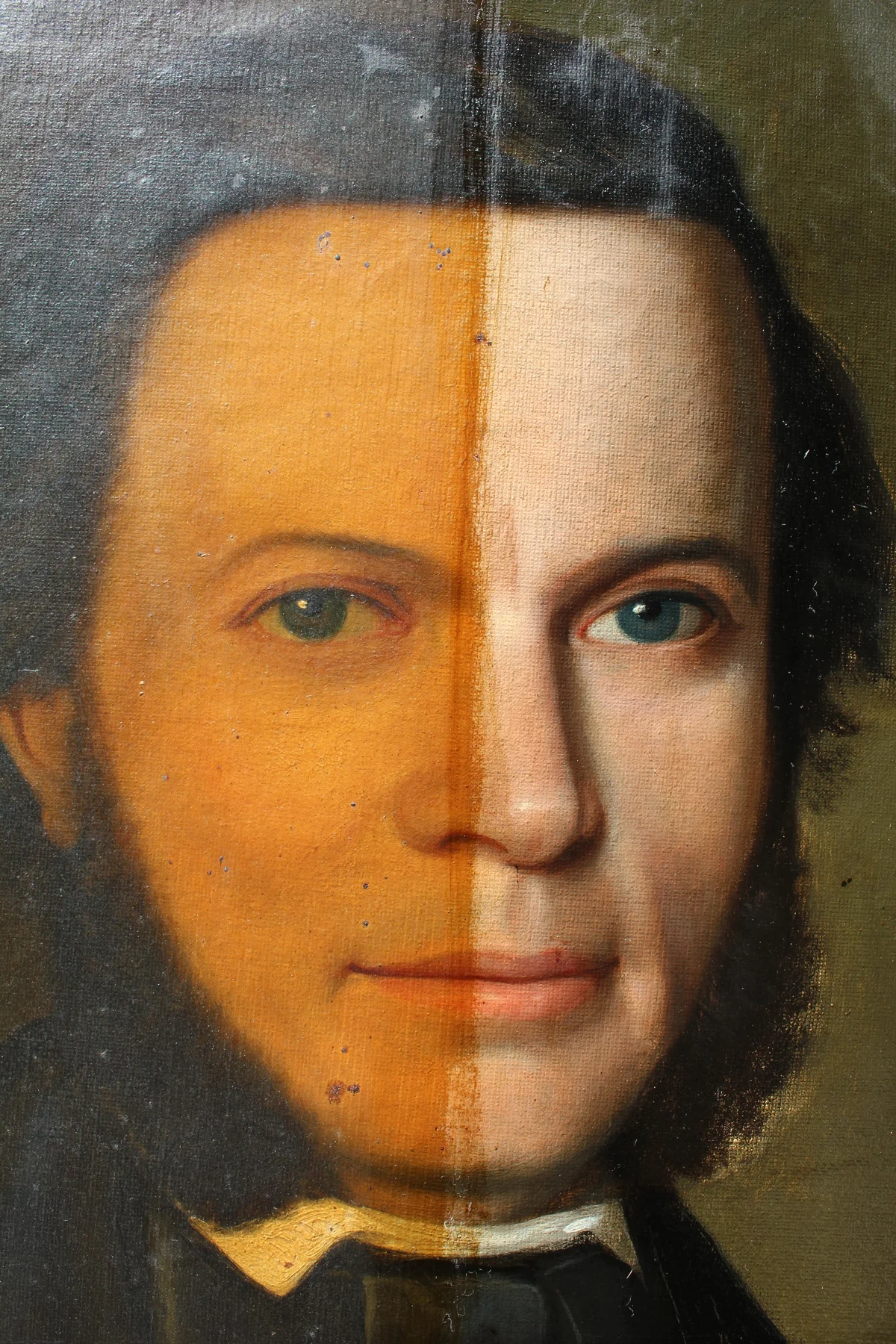 Portrait d’homme avec démonstration avant/après nettoyage, contraste et carnation retrouvés pour un client d’Antibes.